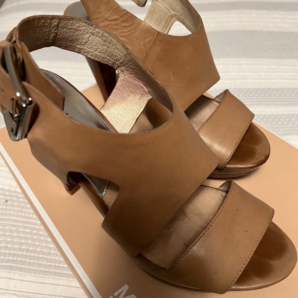 Michael Kors Women's Carla Platform Taupe Sandals Size 8.5